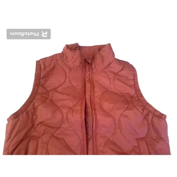 NWT Old Navy Girl’s Cropped Quilted Vest Size 14-16 XL Rustic Color - Picture 8 of 9